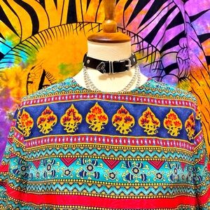 🌈 Lovely Vintage silk art pattern top